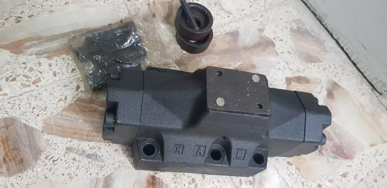 شیر هیدرولیک|ماشین‌آلات صنعتی|باغستان, |دیوار