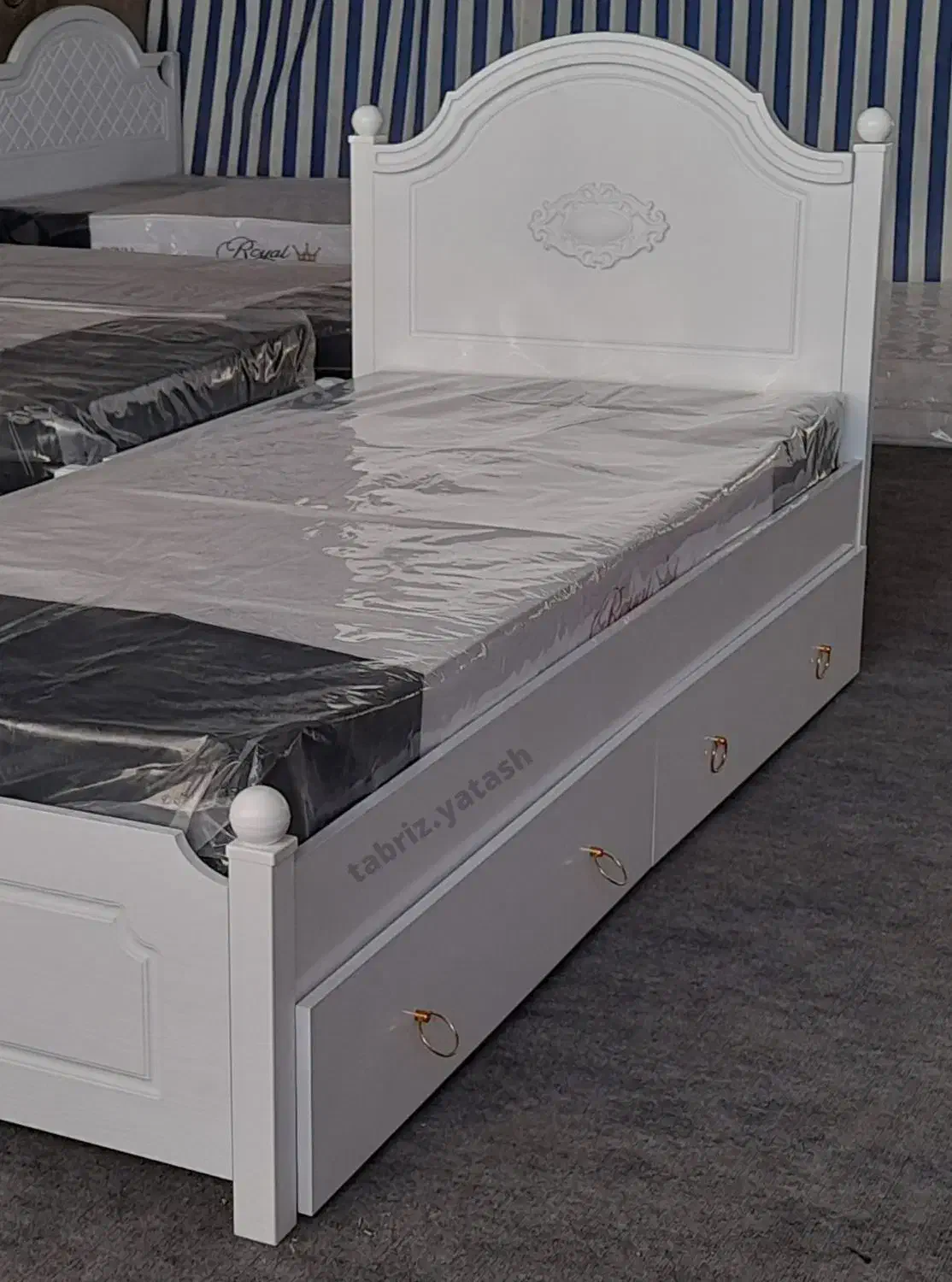 تخت مدل گلایل|تخت و سرویس خواب|باسمنج, |دیوار