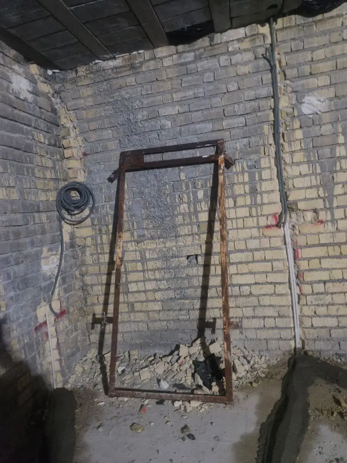 درب اهنی و چهار چوب|مصالح و تجهیزات ساختمان|شیراز, کفترک|دیوار