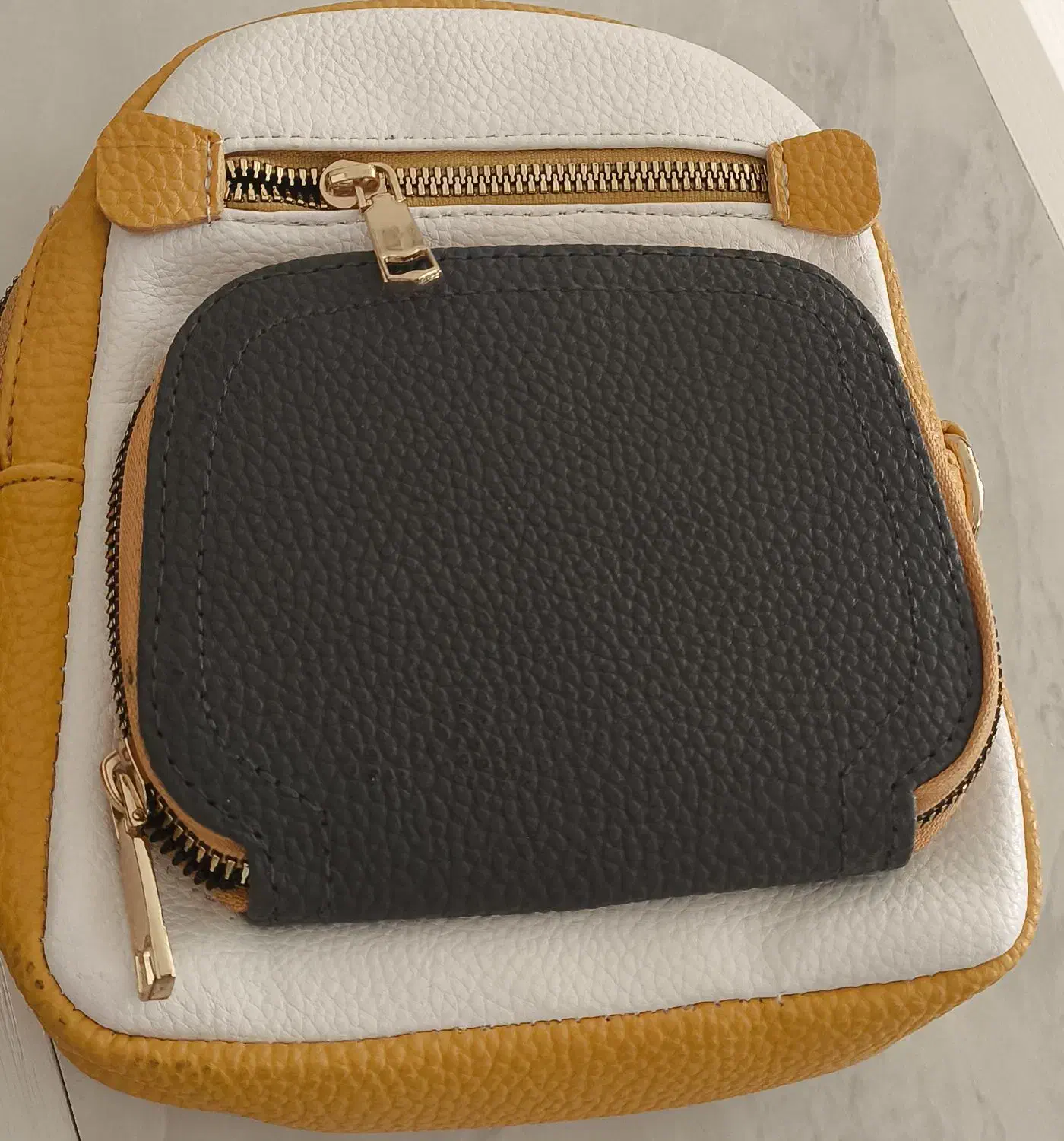 کیف نو و در حد نو توافقی|کیف، کفش، کمربند|اصفهان, پوریای ولی|دیوار