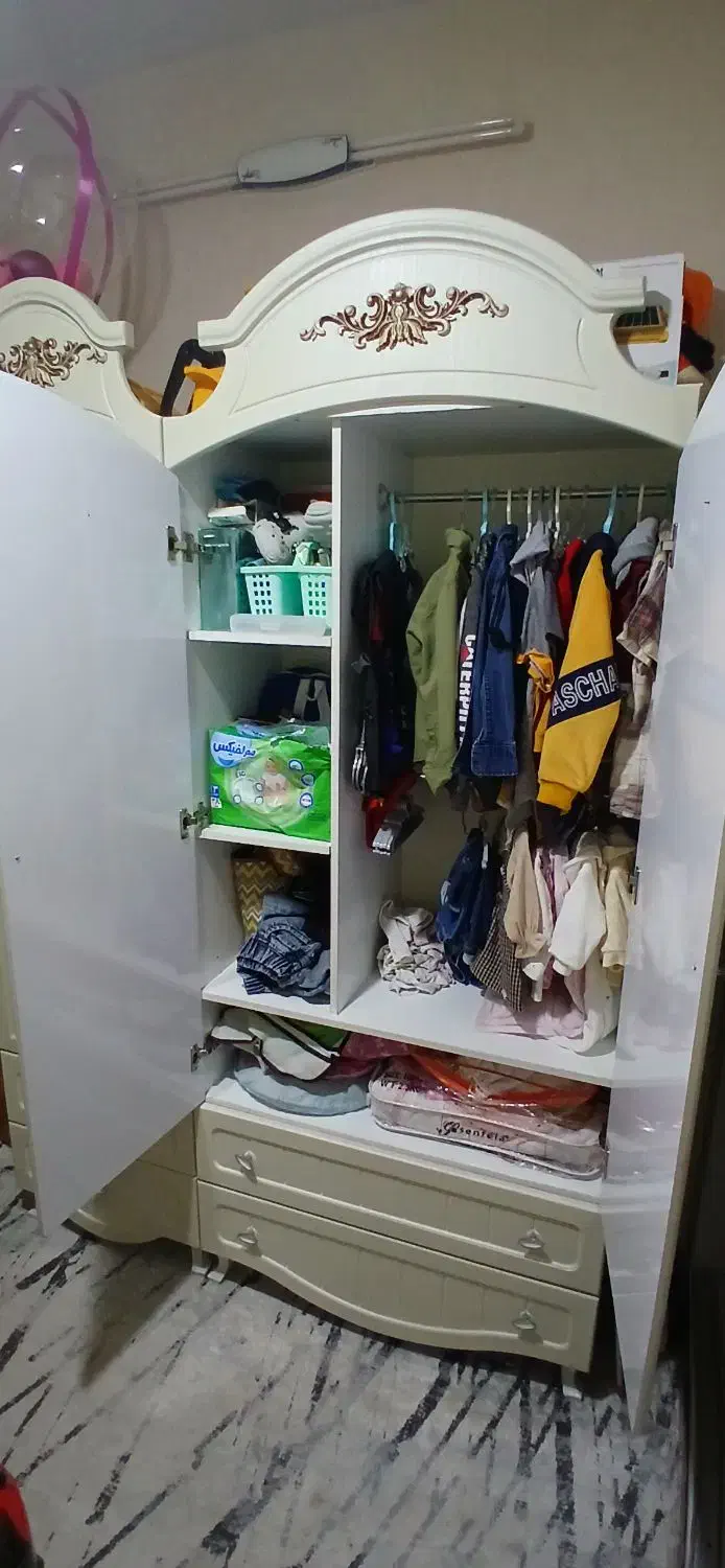 کمد و ویترین بچه|بوفه، ویترین، کنسول|خمینیشهر, |دیوار