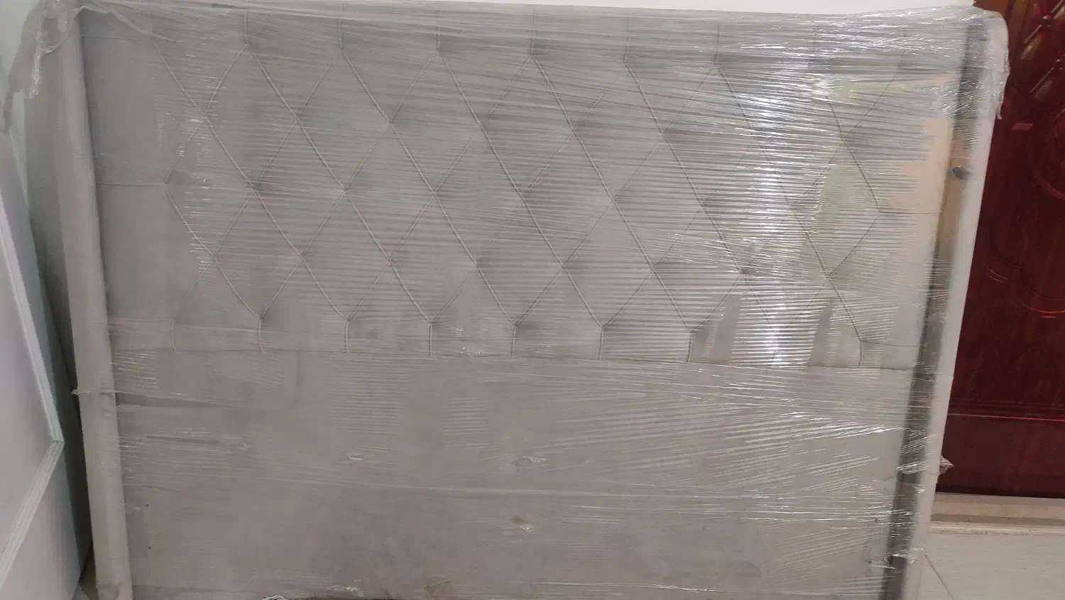 تخت دو نفره با میز ارایش و دو تا پاتختی|تخت و سرویس خواب|قم, زنبیل آباد|دیوار