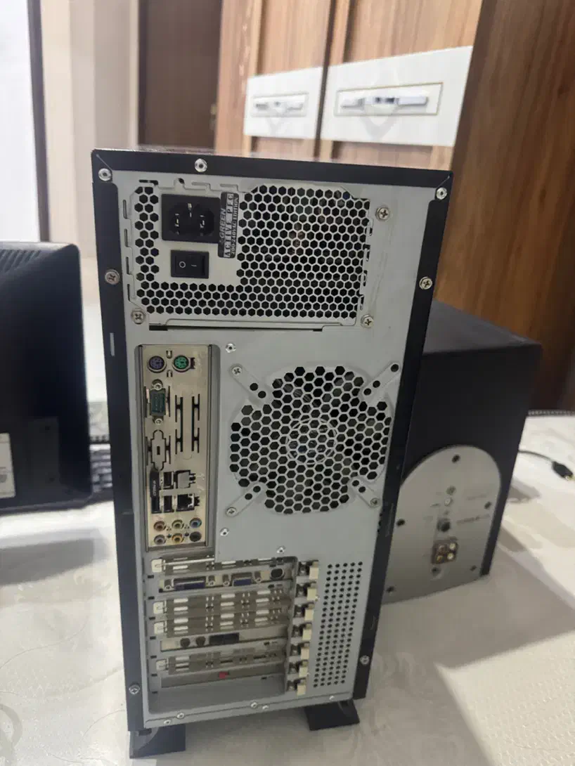 کامپیوتر|رایانه رومیزی|شهریار, شهریار|دیوار