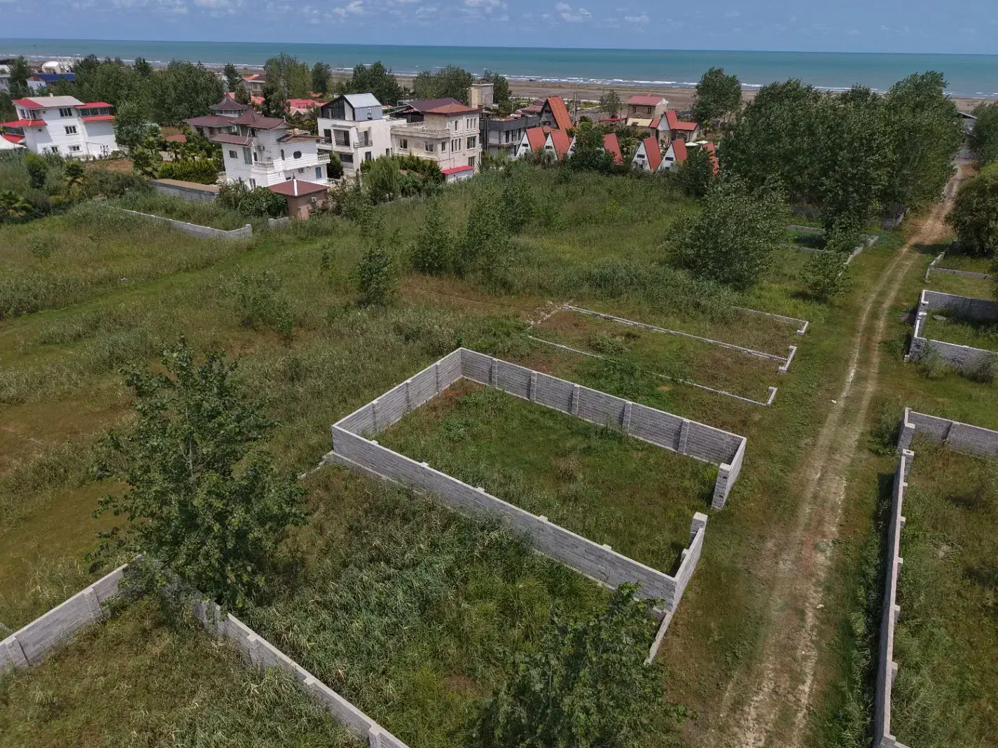 زمین ساحلی مستطیل و خوشقواره با دید ابدی به دریا|فروش زمین و ملک کلنگی|رشت, پاستوریزه|دیوار