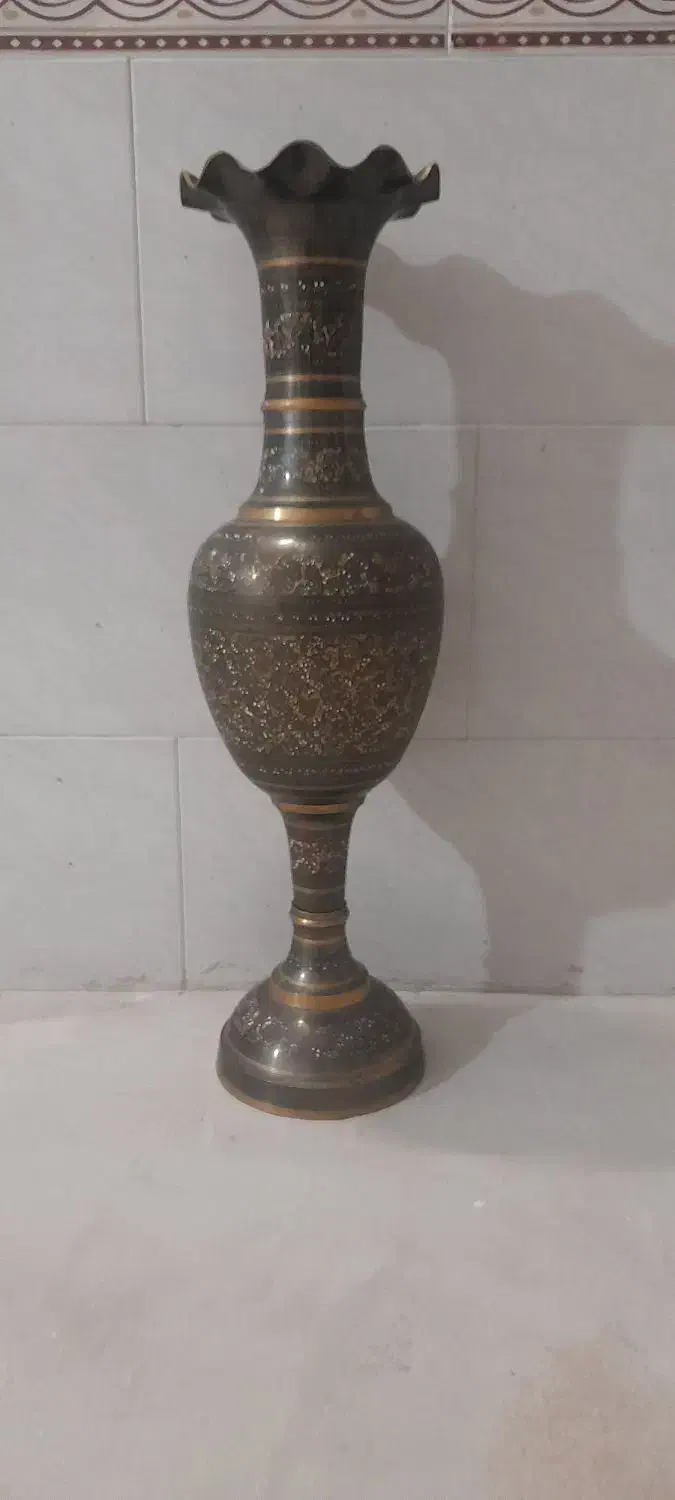 گلدان برنجی|صنایع دستی و سایر لوازم تزئینی|رباط‌کریم, الارد|دیوار