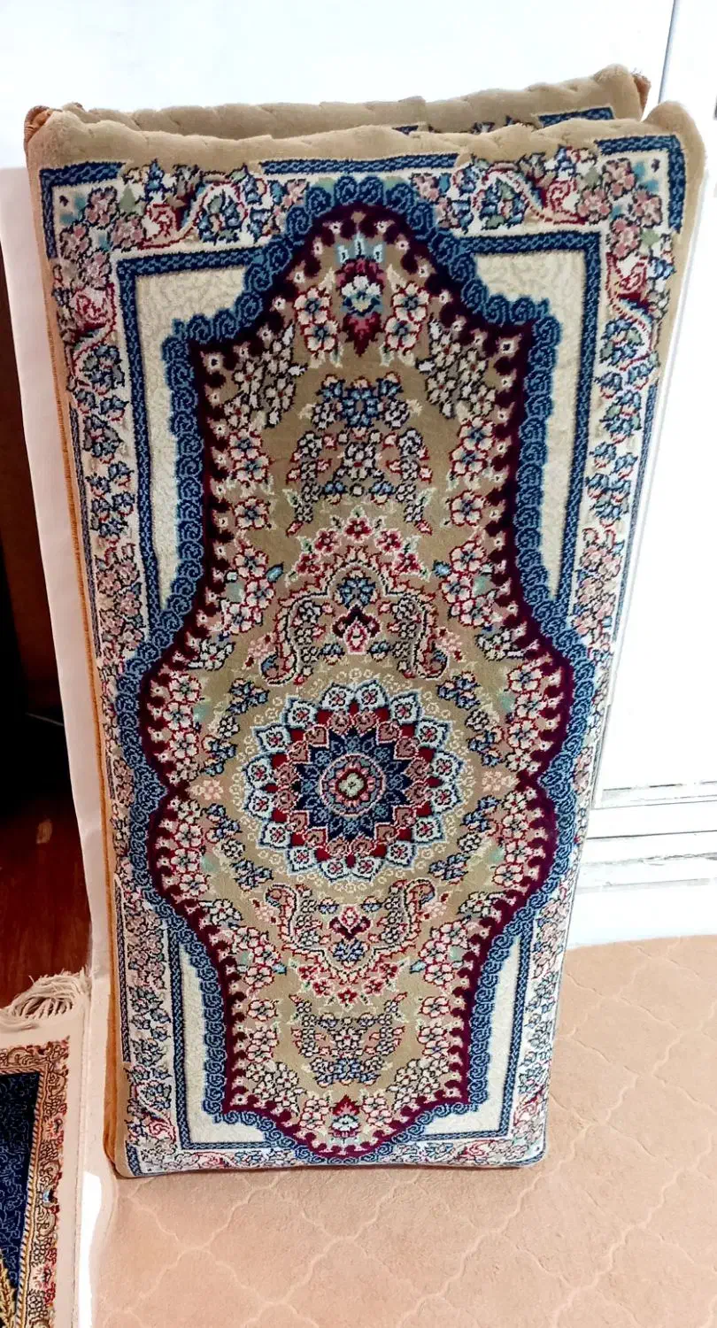 پشتی درحد نوتمام نخ جنس عالی|پشتی|مشهد, ایثارگران|دیوار