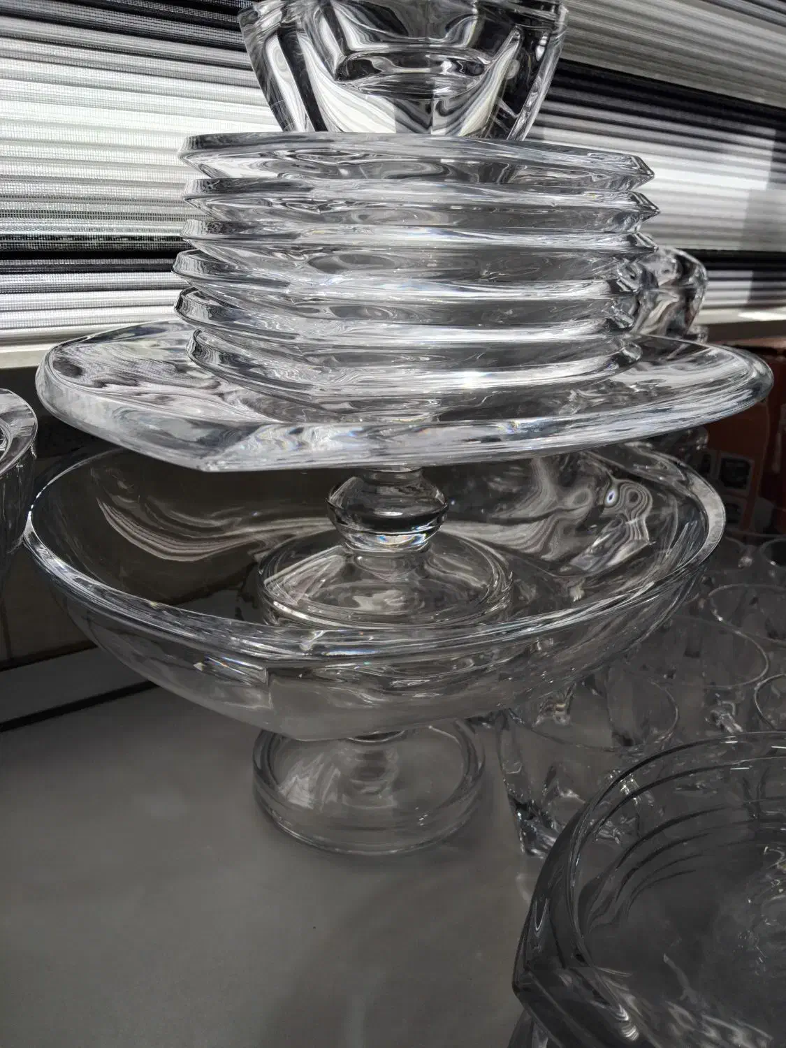 سرویس پذیرایی ۱۲ نفره مدل ونا|ظروف سرو و پذیرایی|سمنان, |دیوار