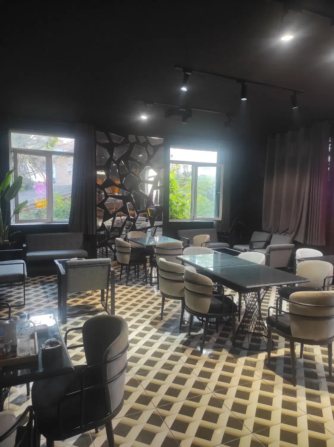 سالن دار و ظرف شور|استخدام خدمات فروشگاه و رستوران|بابلسر, |دیوار