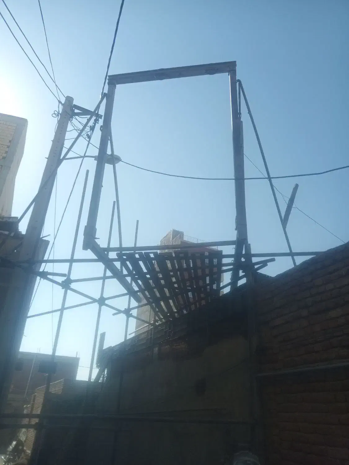 بتن ریزی با دستگاه خلاطه|خدمات پیشه و مهارت|اهر, |دیوار