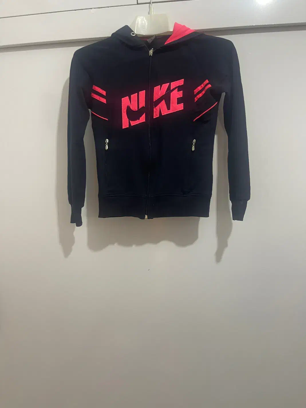 پالتو و مانتو|لباس|سلماس, |دیوار