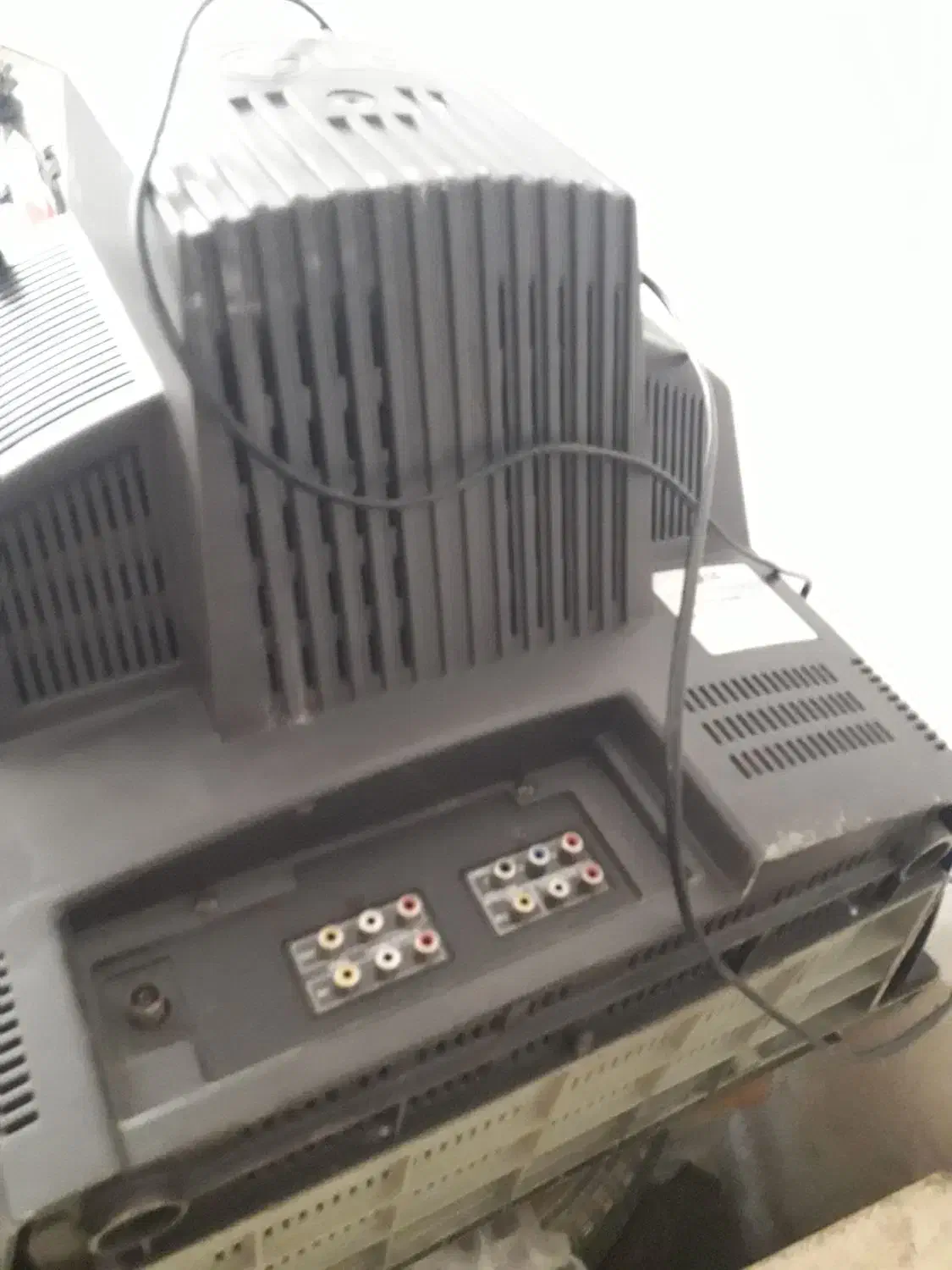 تلویزیون قدیمی آل جی|تلویزیون و پروژکتور|ارومیه, |دیوار