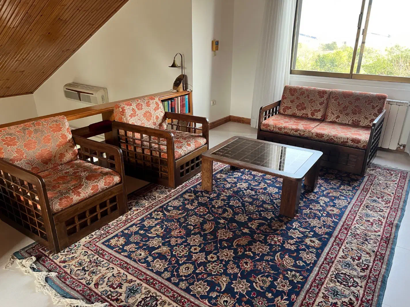 مبلمان نیم ست|مبلمان خانگی و میز عسلی|سلمان‌شهر, |دیوار