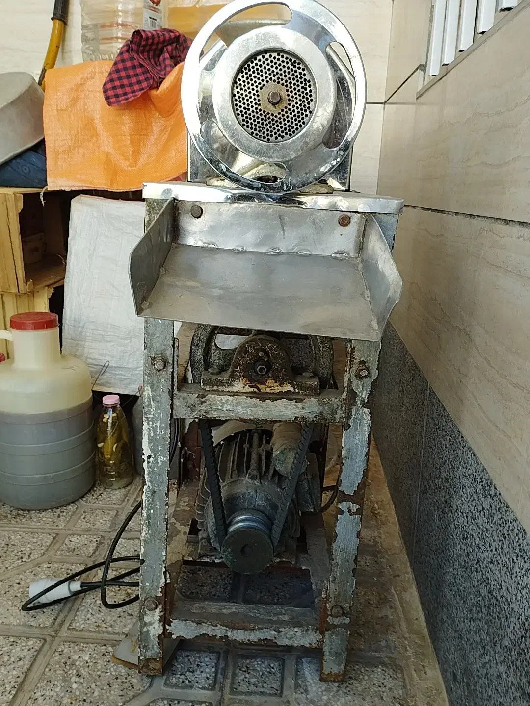 چرخ گوشت صنعتی سالم به شرط|کافیشاپ و رستوران|همدان, |دیوار