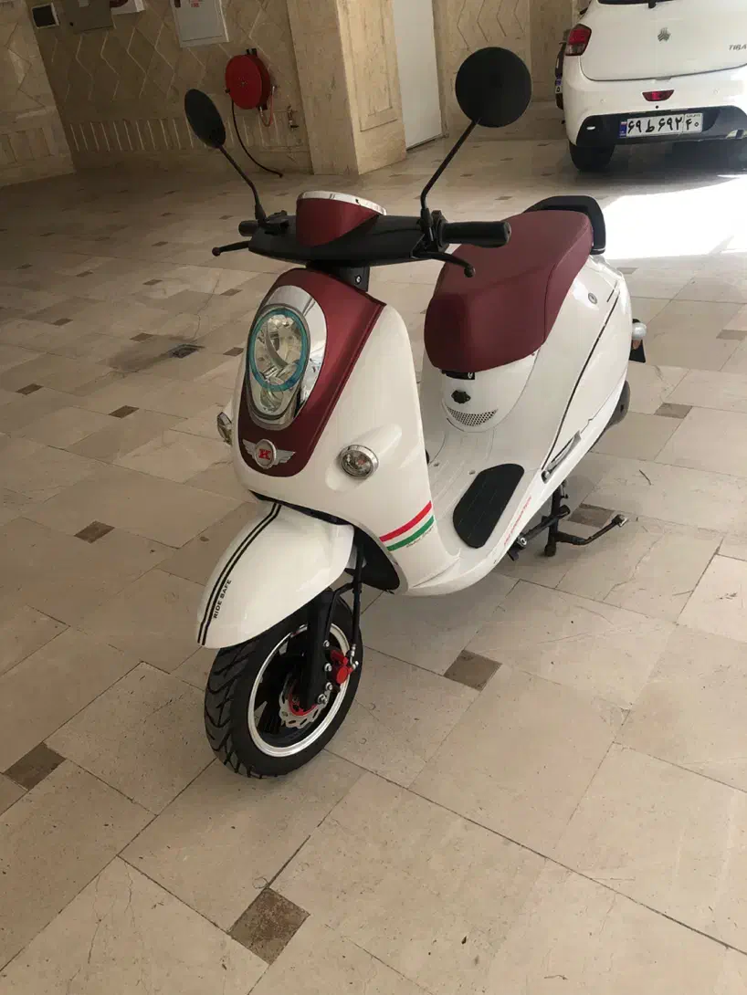 موتور برقی مدل ES2 وسپایی پلاک ملی|موتورسیکلت|تهران, فاطمی|دیوار