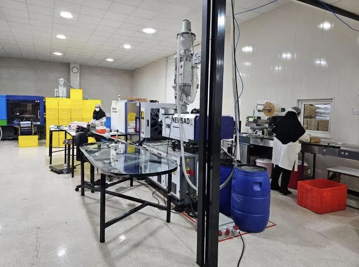 استخدام نیروی فنی آچار به دست|استخدام صنعتی، فنی، مهندسی|زارچ, |دیوار