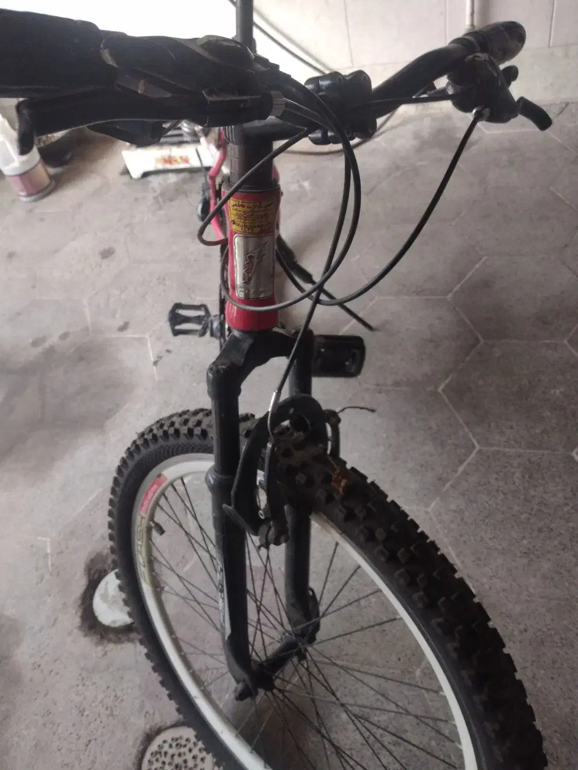 دوچرخه ۲۶فلش با لاستیک جلو نو ویک لاستیک دیگه|دوچرخه، اسکیت، اسکوتر|قم, امامزاده ابراهیم|دیوار