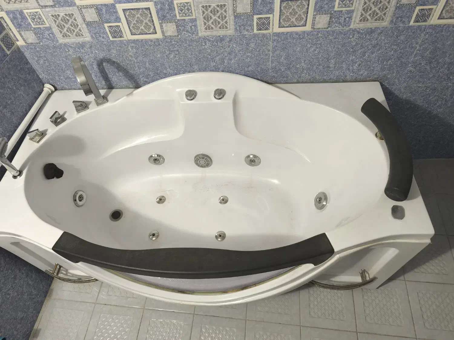 اجاره ساعتی حمام و اتاق با جکوزی|اجارهٔ کوتاه‌مدت آپارتمان و سوئیت|اصفهان, ملک|دیوار