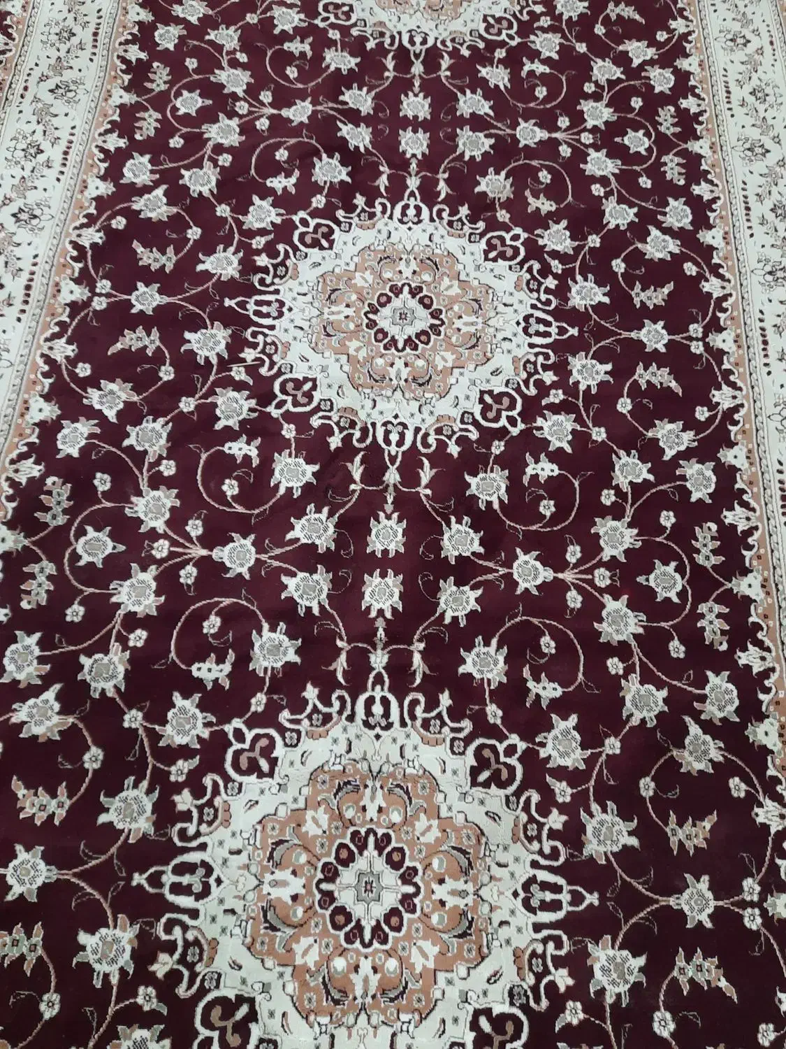 یک عدد کناره خیلی بزرگ|فرش|قم, بکایی|دیوار