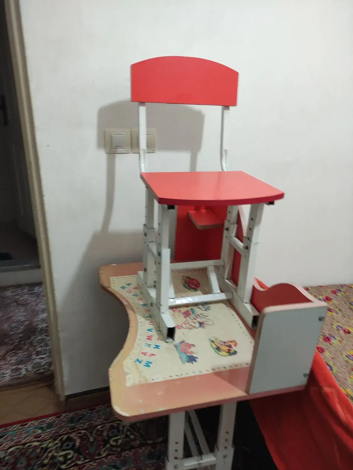 میز و صندلی تحریر بچه گانه|تخت و صندلی بچه|اردبیل, |دیوار