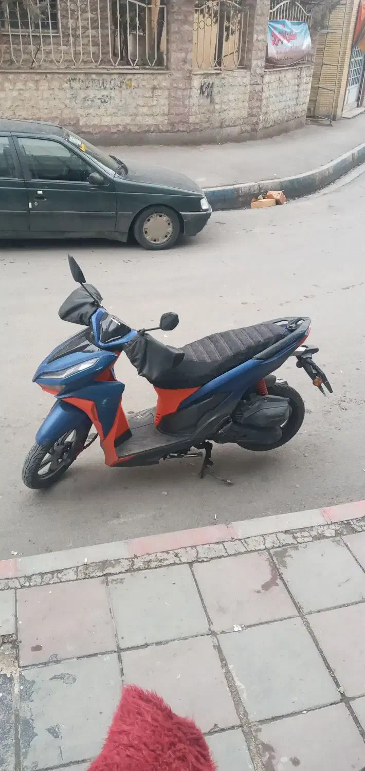 کلیک ۱۴۰۰ آبی|موتورسیکلت|پردیس, فاز ۱|دیوار