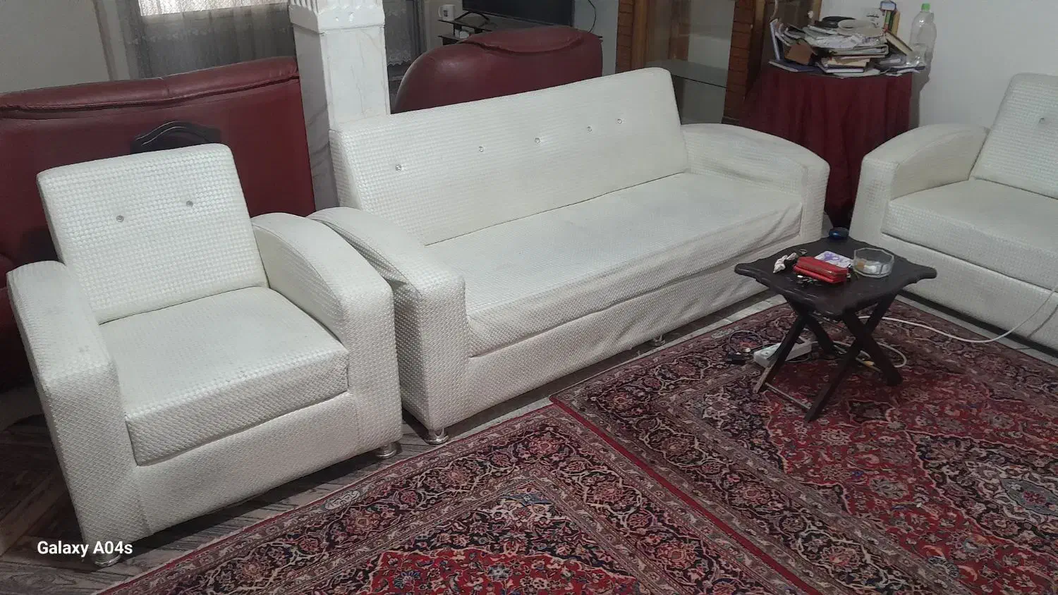 مبل ۷ نفری به دلیل جابجایی|مبلمان خانگی و میز عسلی|اسلامشهر, زرافشان|دیوار