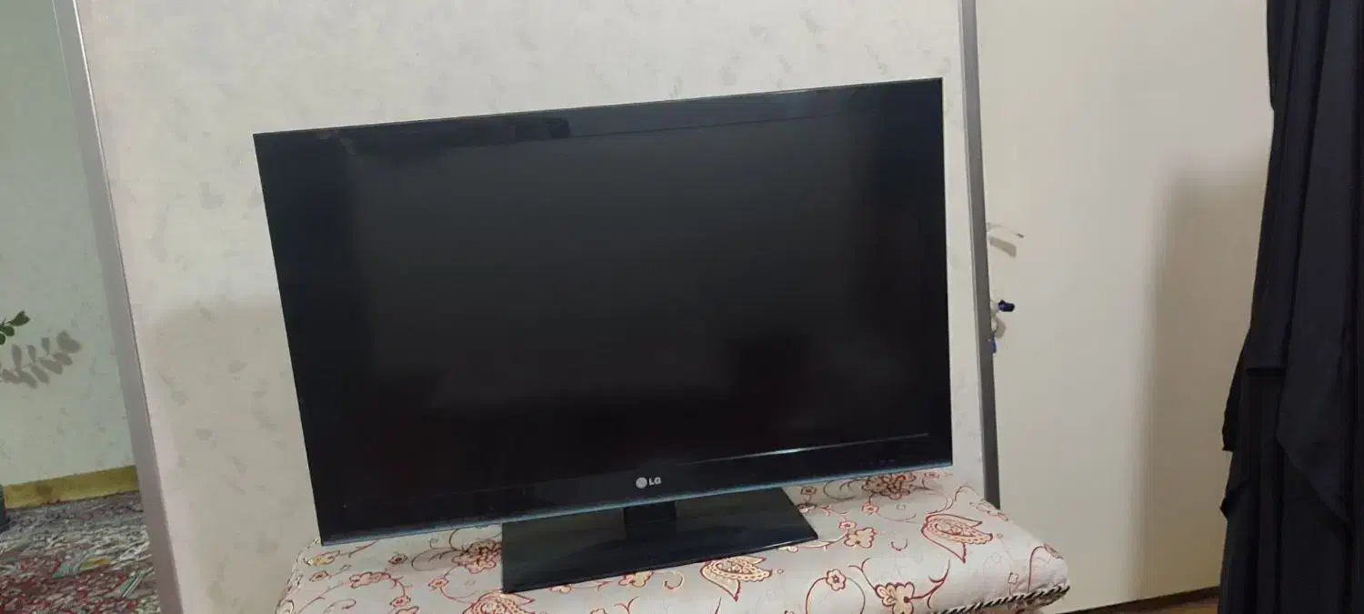 تلویزیون LCD ال جی|تلویزیون و پروژکتور|ایلام, |دیوار