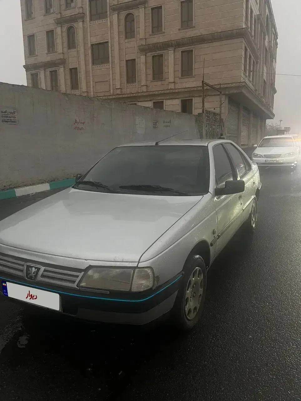 پژو ۴۰۵ نقره‌ای|خودرو سواری و وانت|تهران, فردوس|دیوار