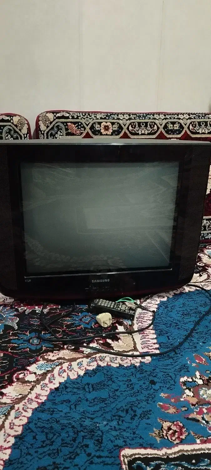 تلویزیون|تلویزیون و پروژکتور|قم, نیروگاه|دیوار