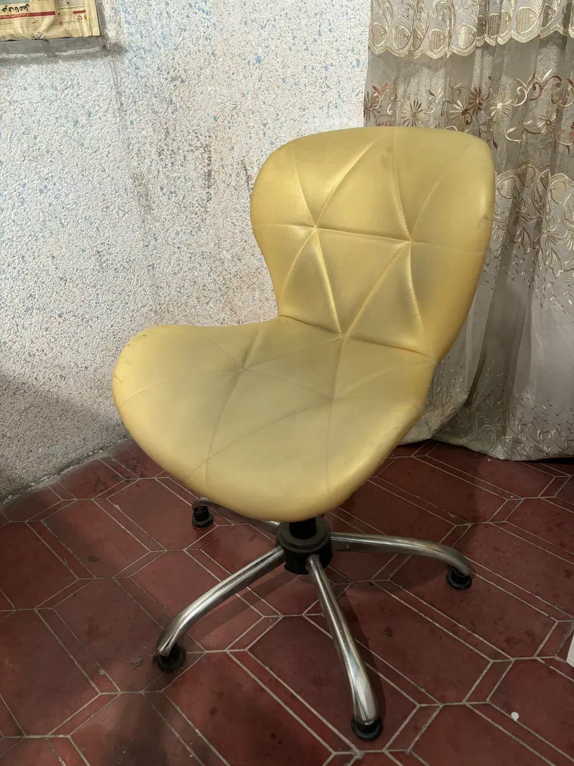 صندلی ناخن / مبل پدیکور|آرایشگاه و سالنهای زیبایی|رشت, ساغری سازان|دیوار