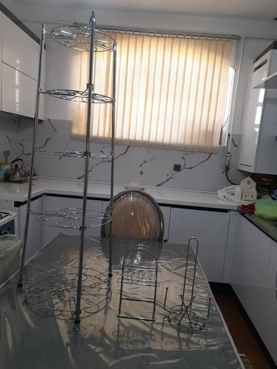 استند قابلمه قاشق چنگال وجا دستمالی|آب‌چکان و نظم‌دهنده ظروف|شیراز, شیشه‌گری|دیوار