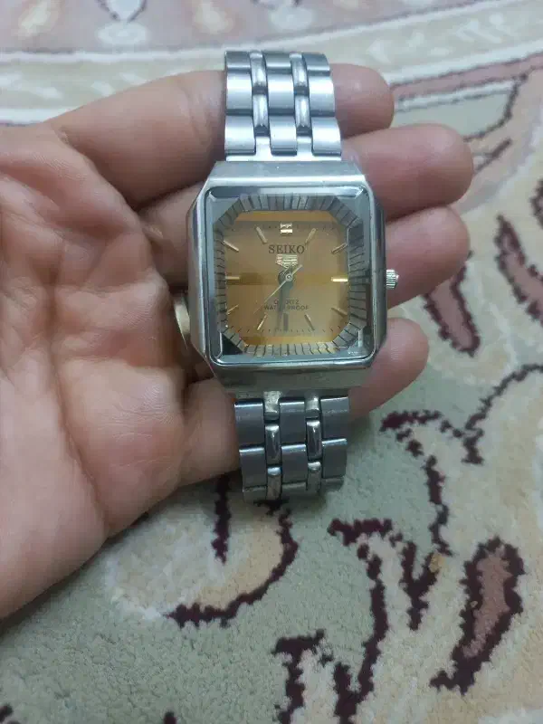 ساعت سکو|ساعت|قم, نوبهار|دیوار