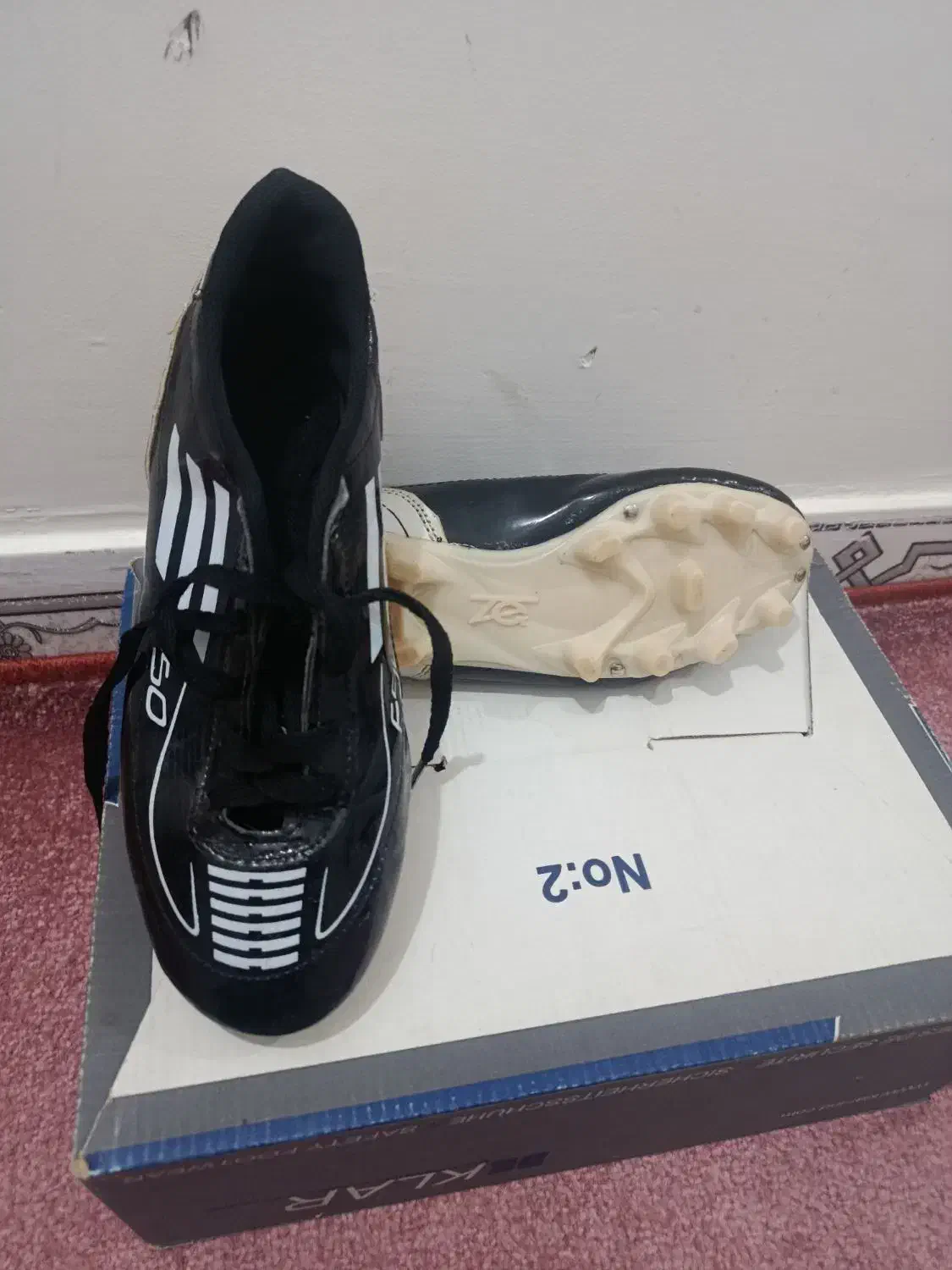 سه جفت استوک فوتبالی کم کار سالم وتمیز|تجهیزات ورزشی|بروجرد, |دیوار