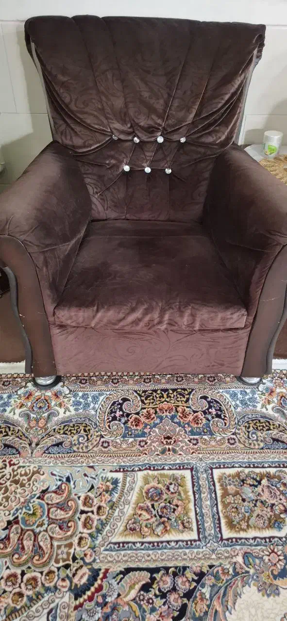 یک دست مبل راحتی هفت نفره|مبلمان خانگی و میز عسلی|گلپایگان, |دیوار