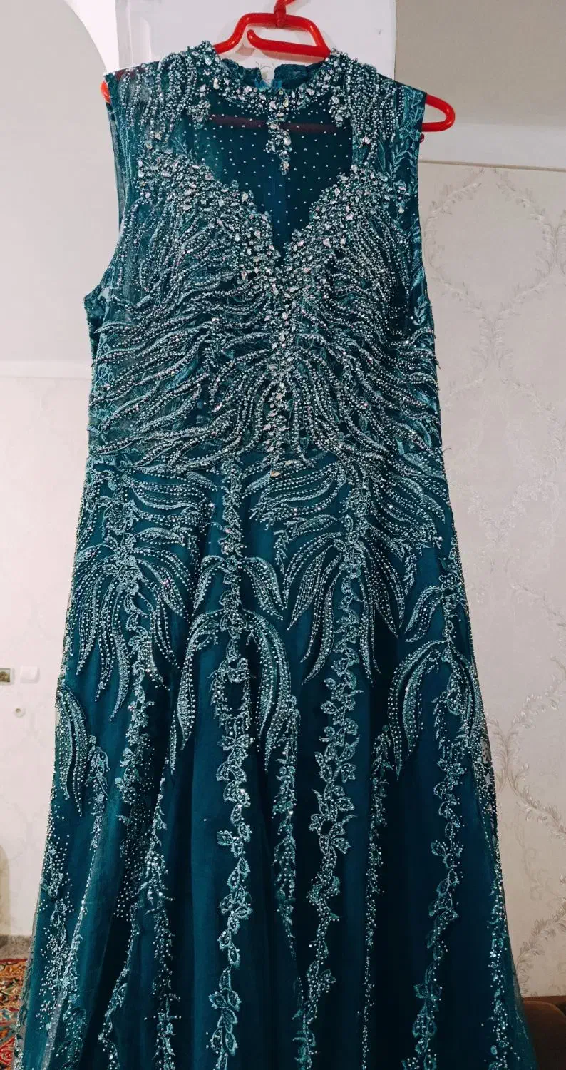 مجلسی کارشده|لباس|قدس, شهرقدس|دیوار