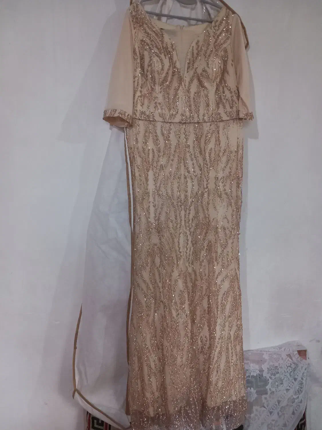 لباس سنگ دوزی شده نو رنگ کرم طلایی از سایز ۴۴تا ۴۸|لباس|رشت, حومه رشت|دیوار