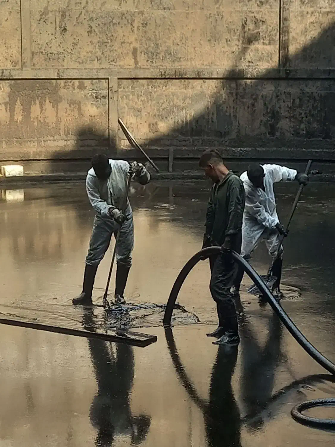 تخلیه چاه لایروبی لجن کشی فاضلاب حفرچاه|خدمات پیشه و مهارت|تهران, جمهوری|دیوار