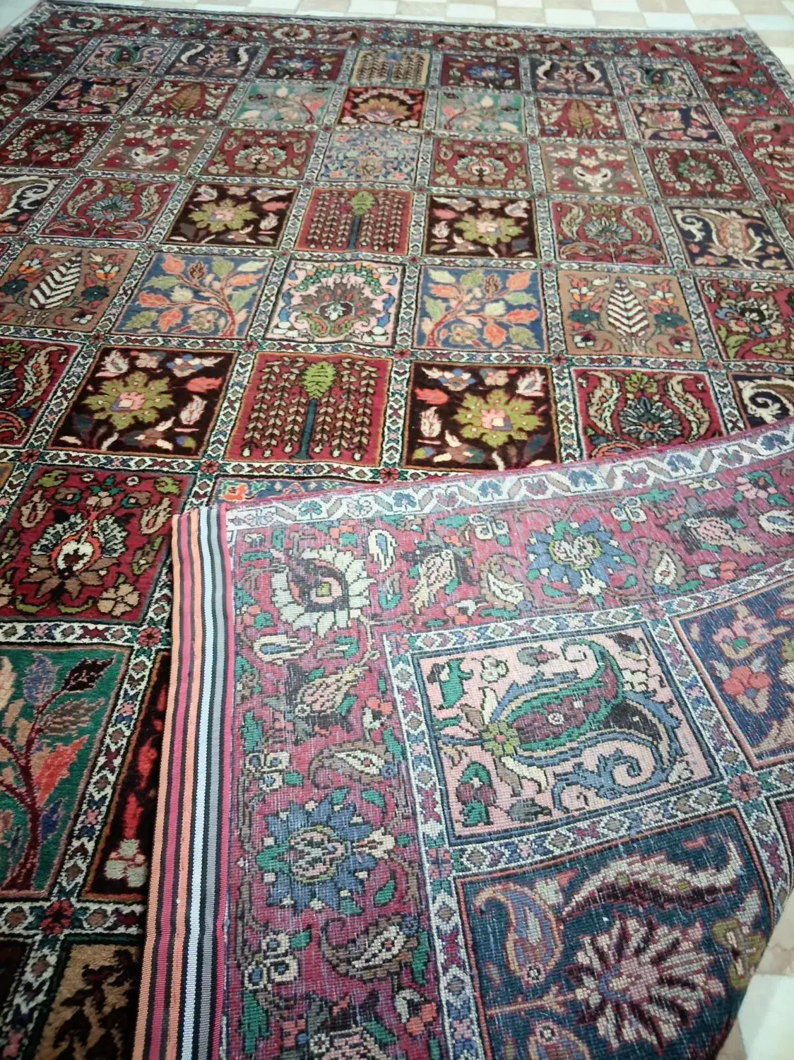 فرش دستبافت بختیاری.|فرش|جرقویه, |دیوار