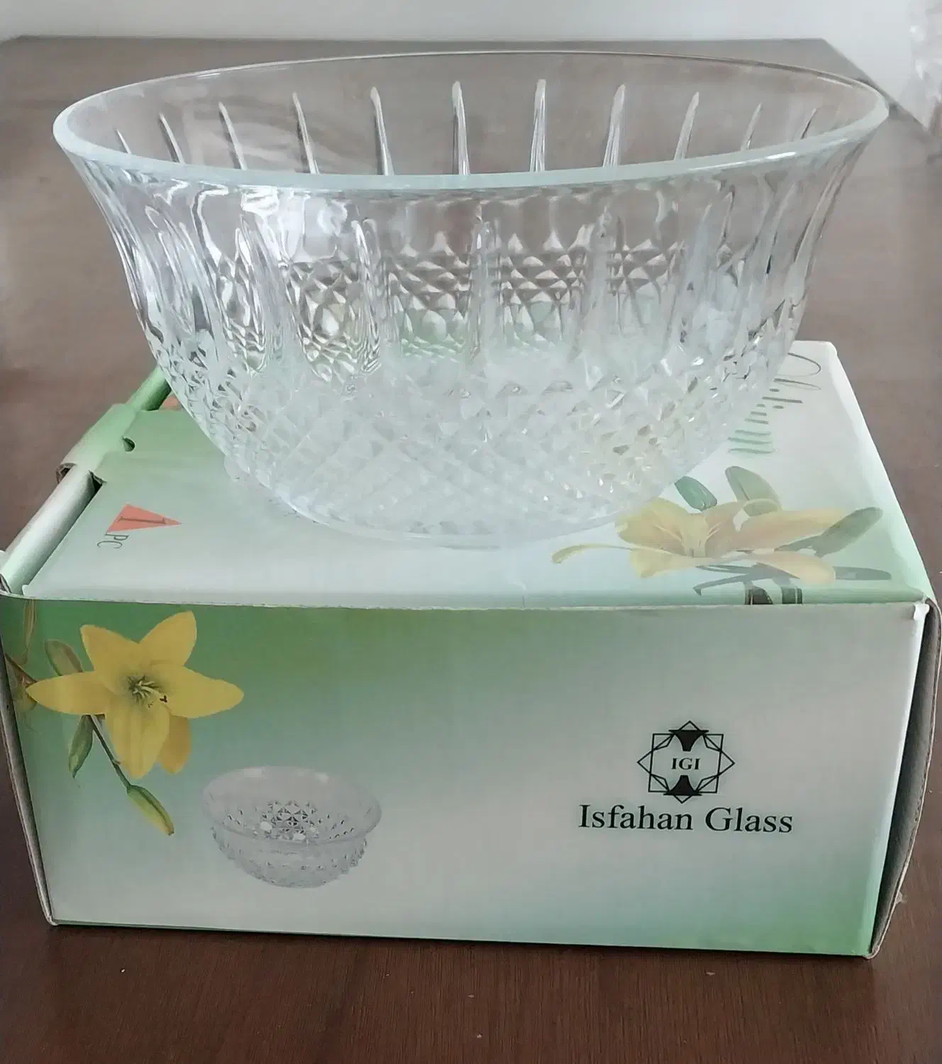 کاسه بلور|ظروف سرو و پذیرایی|شیراز, نصر|دیوار