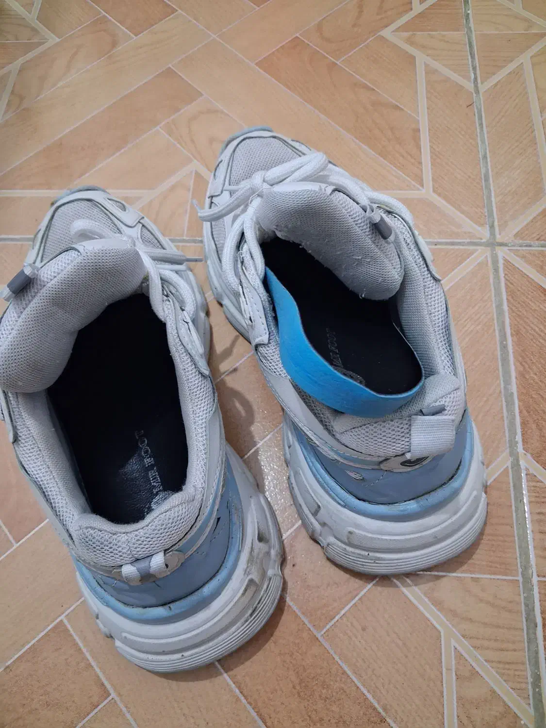 کتونی لژداربا کفی طبی|کیف، کفش، کمربند|رشت, سلیمانداراب|دیوار