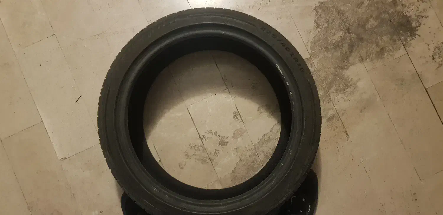 فروش ۱ جفت چراغ خطر بنز و لاستیک بی ام و|قطعات یدکی و لوازم جانبی|تهران, گیشا|دیوار