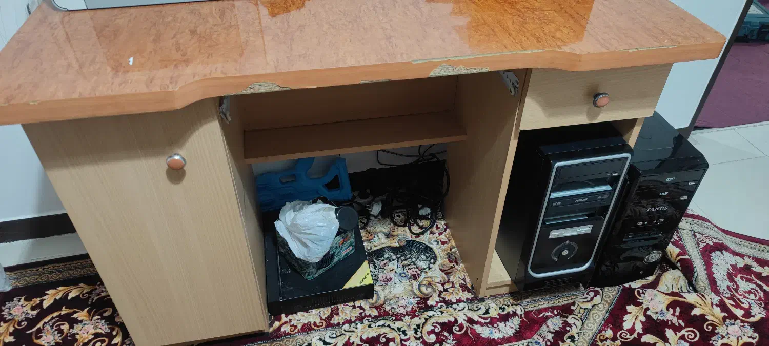 میز کاوپیوتر|میز تحریر و کامپیوتر|فردیس, خیام شرقی|دیوار