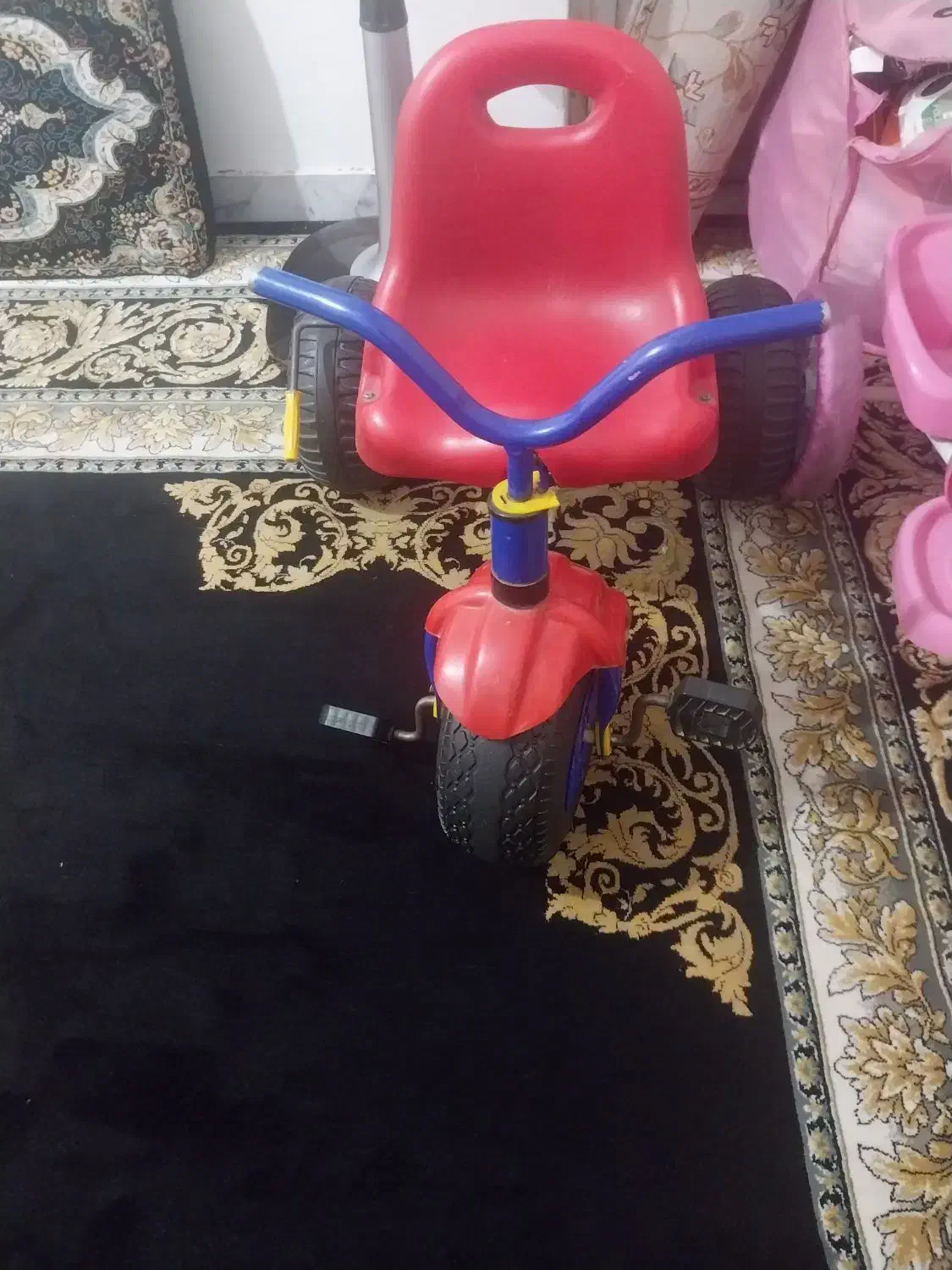 سه چرخ کودکان|اسباب‌بازی بچه|رباط‌کریم, رباط‌کریم|دیوار