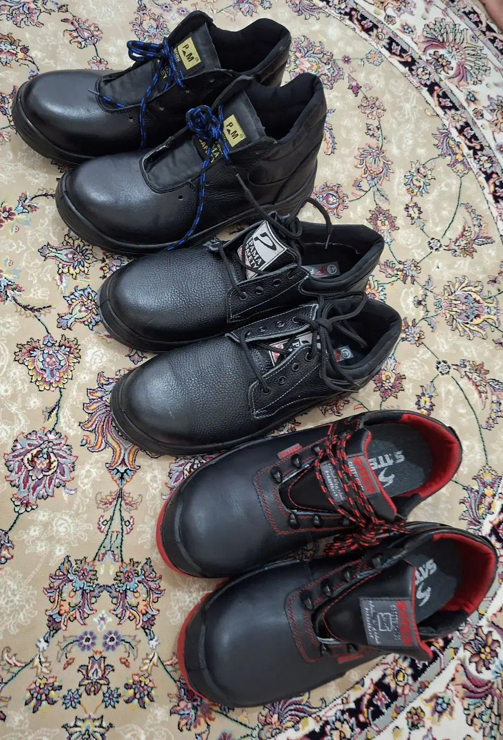 کفش|کیف، کفش، کمربند|رباط‌کریم, رباط‌کریم|دیوار