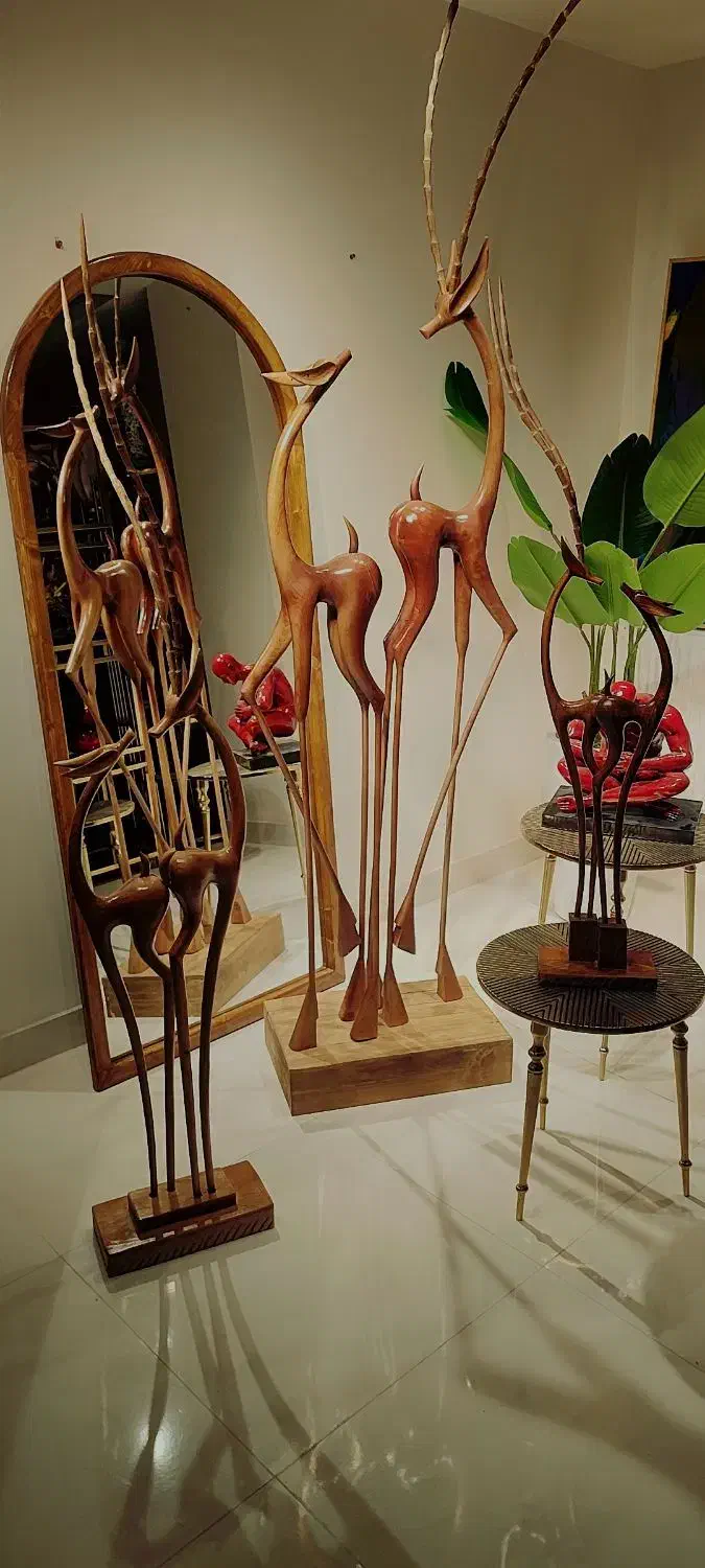 کنار سالنی مجسمه تمام چوب غزال|مجسمه، تندیس، ماکت|تبریز, |دیوار