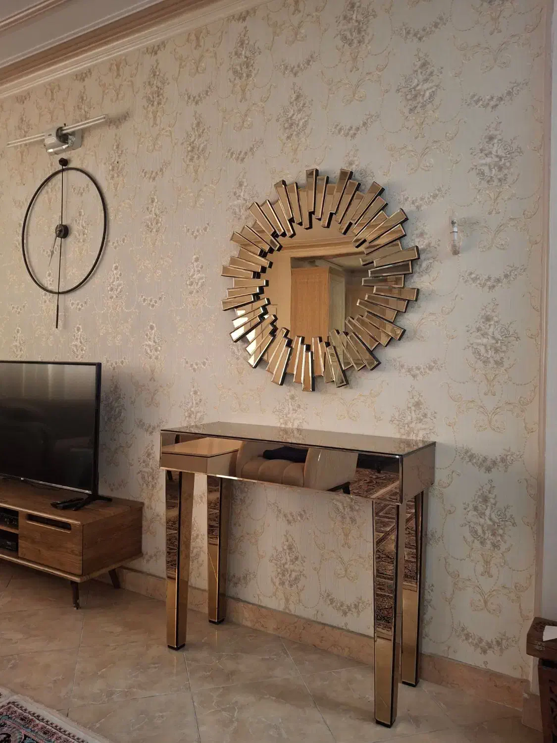 اینه و کنسول مدل خورشیدی|بوفه، ویترین، کنسول|اسلام‌شهر, شهرک واوان|دیوار