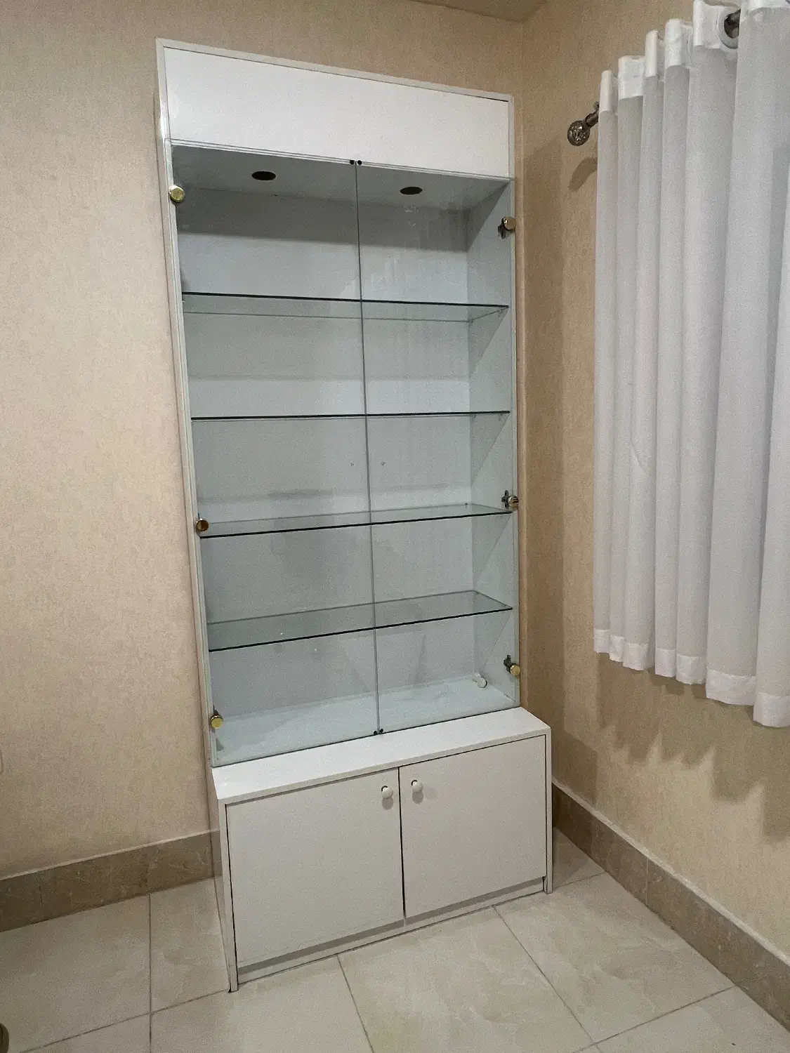 کمد|آرایشگاه و سالنهای زیبایی|بندرعباس, |دیوار