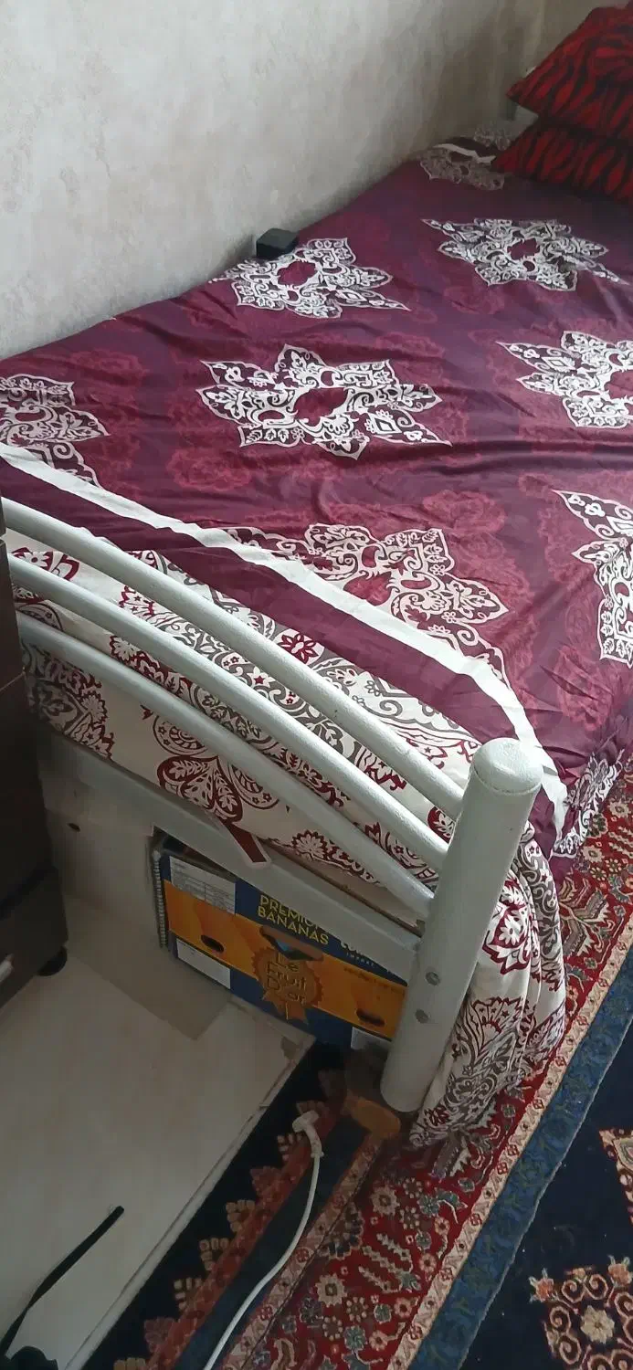 تخت اهنی دوطبقه|تخت و سرویس خواب|تهران, افسریه جنوبی|دیوار