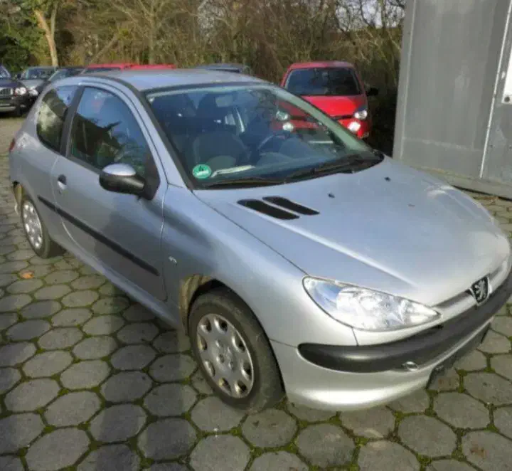 ۲۰۶ مدل۸۳ نقرابی ت ی پ ۳|خودرو سواری و وانت|همدان, |دیوار