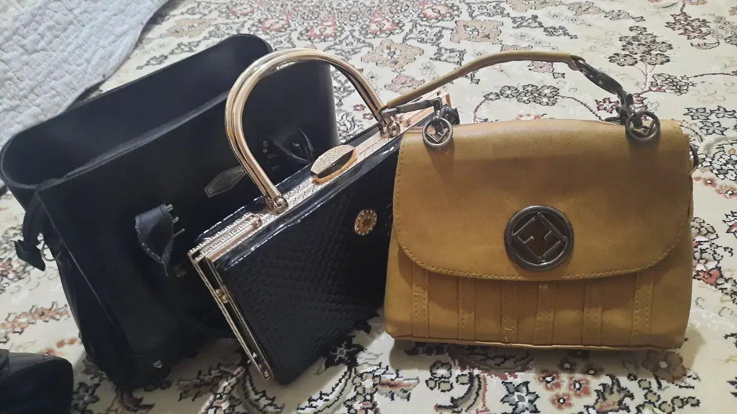 کیف|کیف، کفش، کمربند|بیرجند, |دیوار