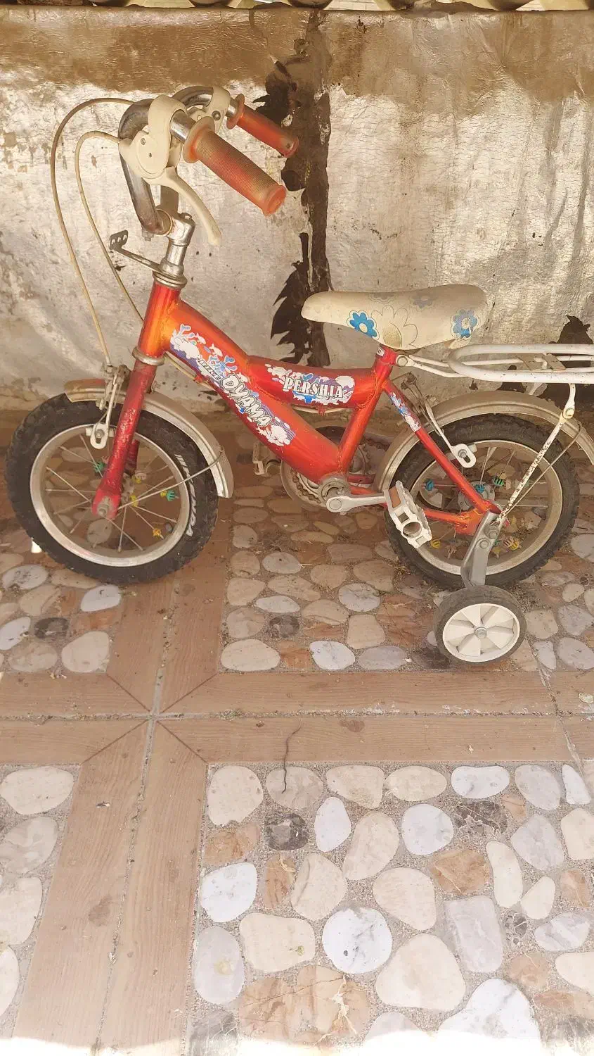 دوچرخه سایز ۱۲ کمکی هم دارد|دوچرخه، اسکیت، اسکوتر|نجفآباد, باهنر|دیوار